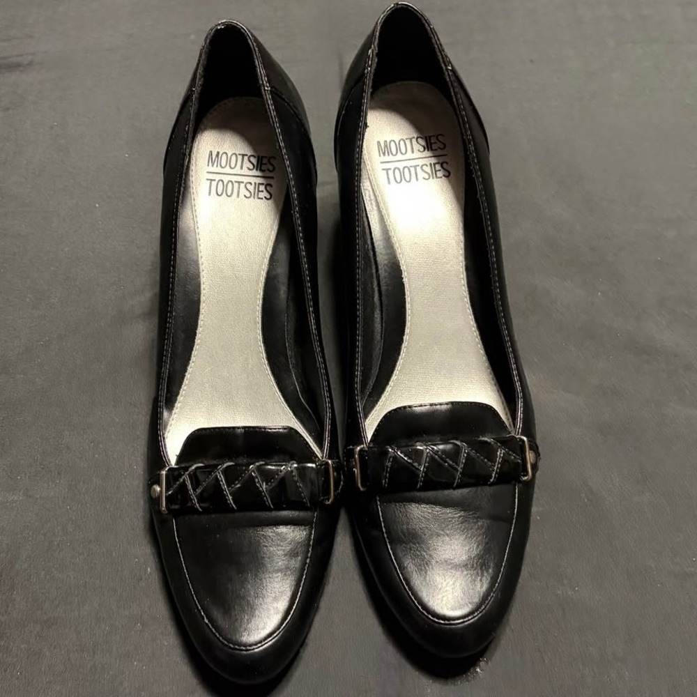 Mootsies Tootsies Black Leather Block Heel Loafer Pumps Women's 9.5 EUC